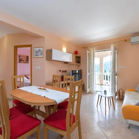 Diana - Two Bedroom With Terrace And Sea View Otocic Osjak