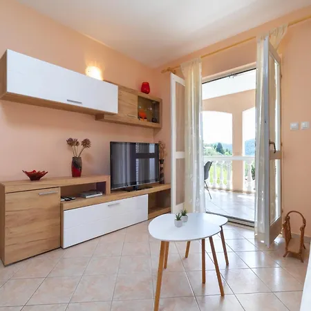 Diana - Two Bedroom With Terrace And Sea View