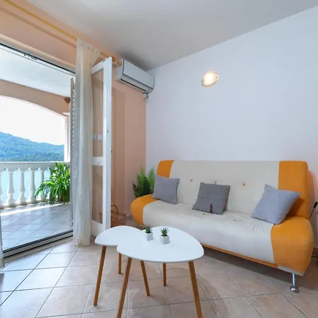 Vikendica Diana - Two Bedroom With Terrace And Sea View