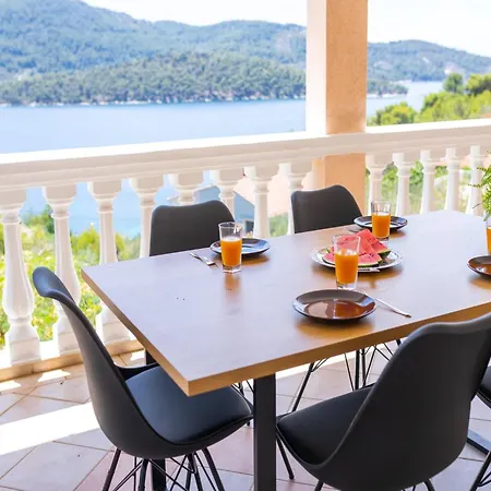Diana - Two Bedroom With Terrace And Sea View Holiday home Otocic Osjak