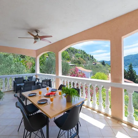 Holiday home Diana - Two Bedroom With Terrace And Sea View